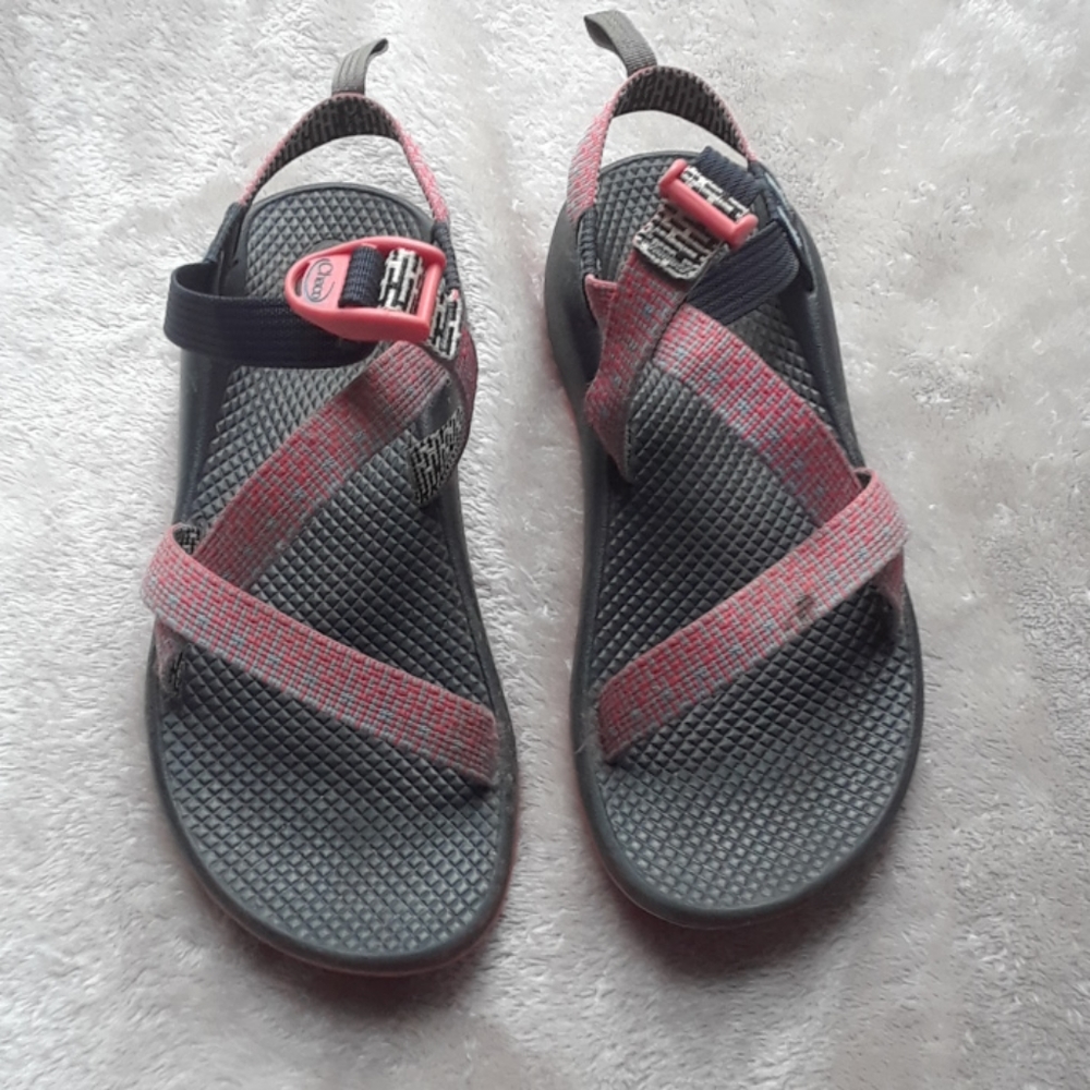 Chacos Kids 6 Womens 8 Coral/Light Blue